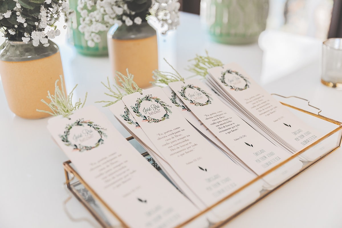 Many people are surprised to learn that there's a huge online market for printable items like stationery, invitations and fillable templates (think of things like restaurant menus).